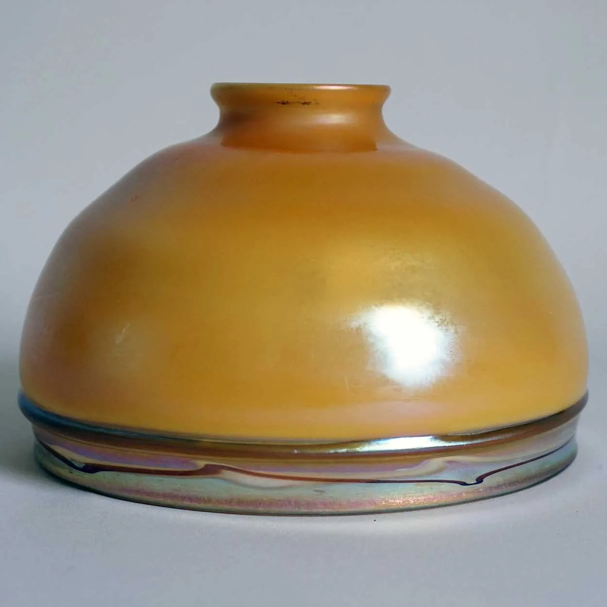 American Art Glass Butterscotch Intarsia Border Harp Lamp Shade