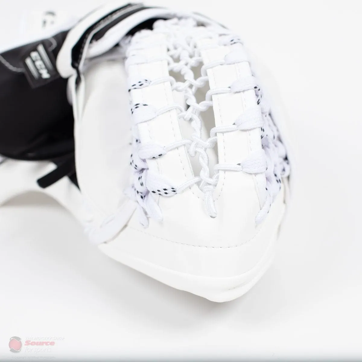 CCM Extreme Flex E4.5 Junior Goalie Catcher - Source Exclusive