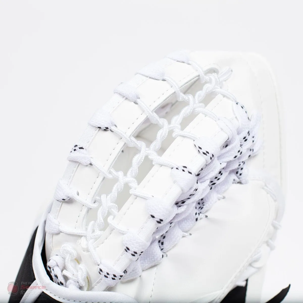 CCM Extreme Flex E4.5 Junior Goalie Catcher - Source Exclusive