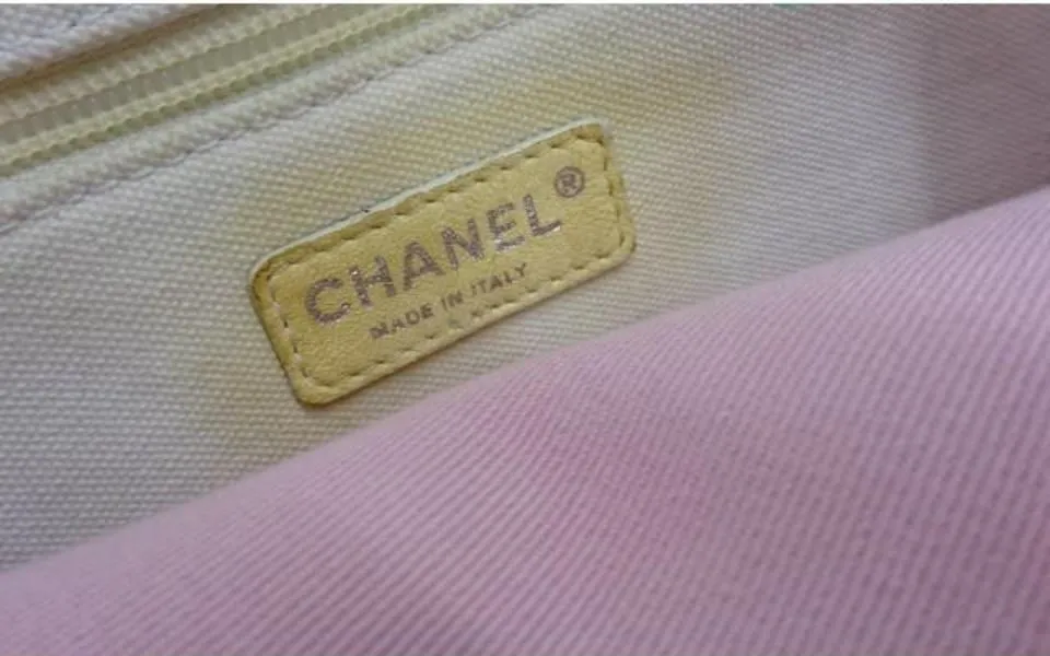 Chanel Off-White CC Logo Shopper Tote 862125