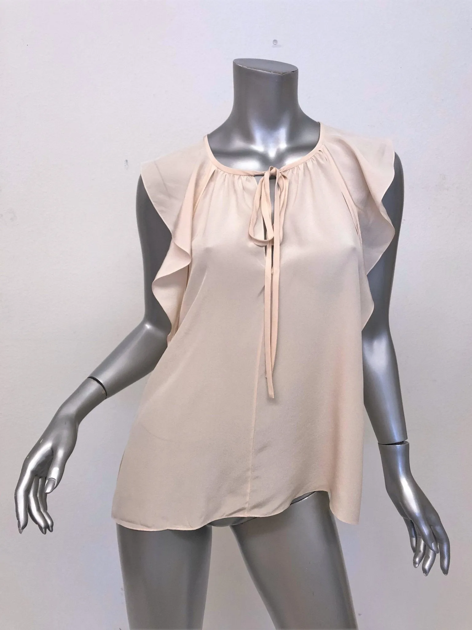 Chloe Blouse Blush Silk Crepe Size 38 Flutter Sleeve Keyhole Top