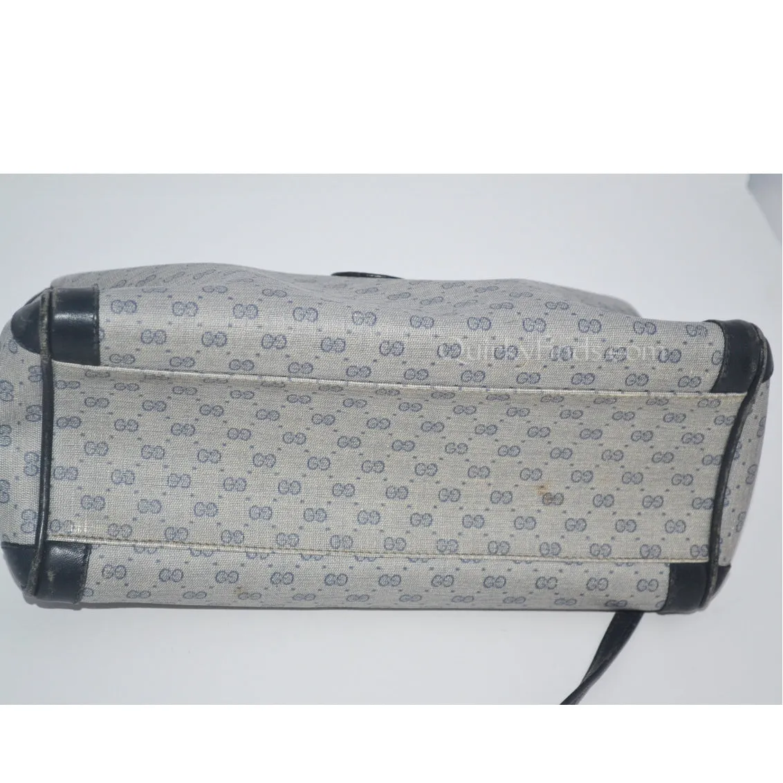 Classic Gucci Blue Monogrammed GG Shoulder Purse