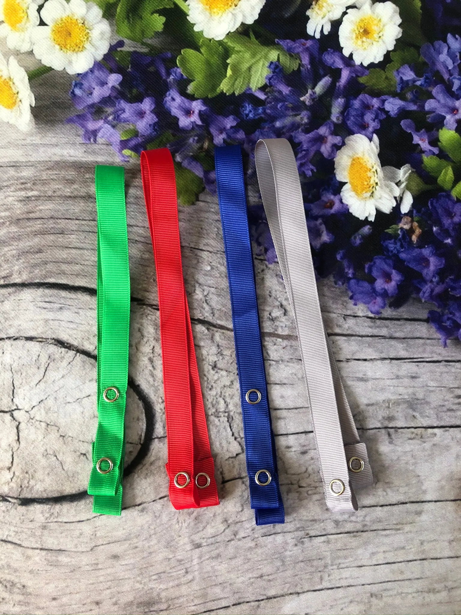 Face mask holder and lanyard solid color for kids