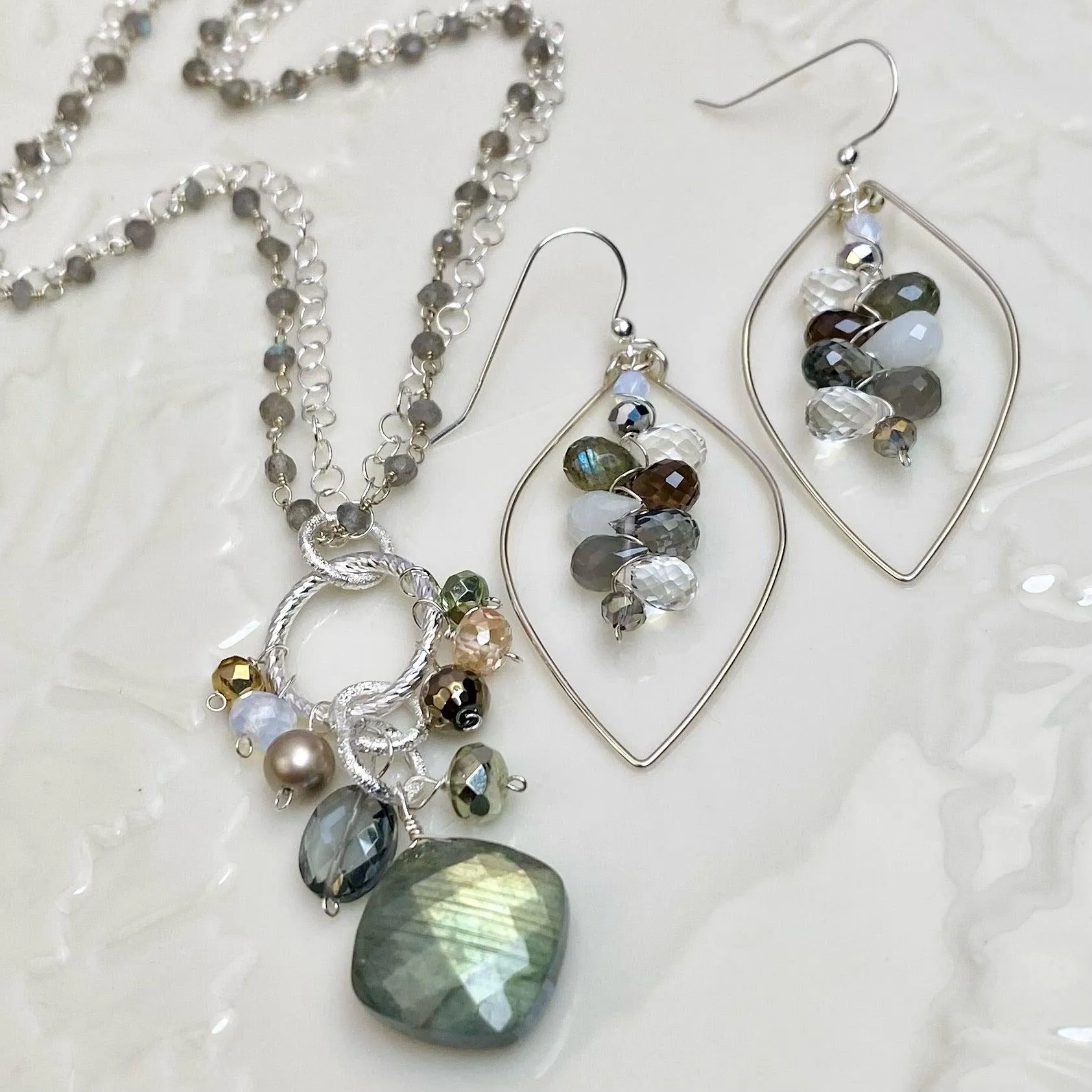 Jeanie Black & White Convertible Necklace