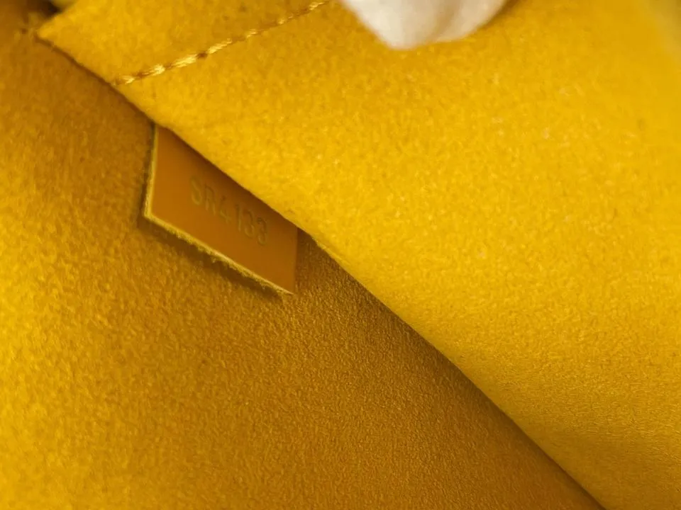 Louis Vuitton Yellow Epi Leather Neverfull Pochette Wristlet Pouch Bag 39LVL1125
