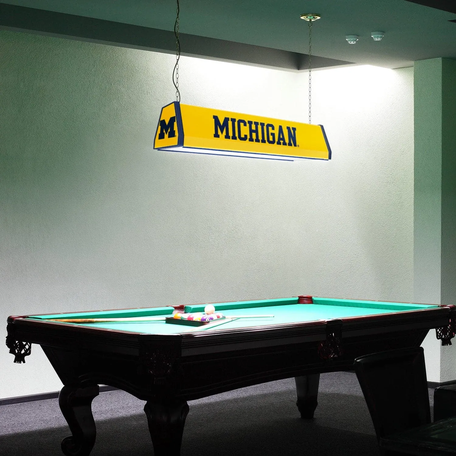 Michigan Wolverines: Standard Pool Table Light