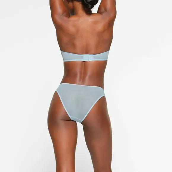 NWT SKIMS Ultrafine Mesh Strapless Underwire Bra Limited Edition in Glacier 40D
