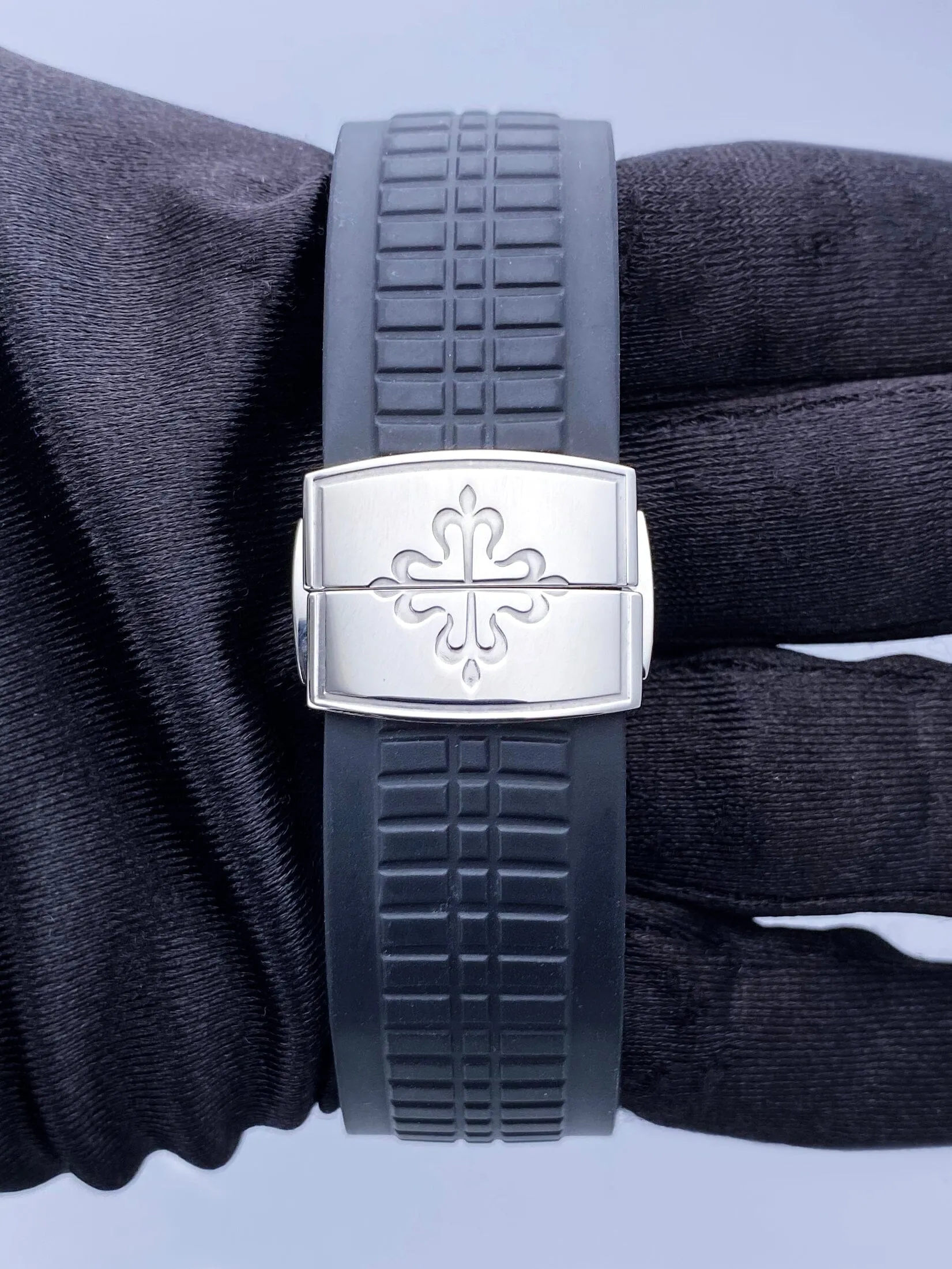 Patek Philippe Aquanaut 5167A-001 Black Dial Mens Watch Box Papers