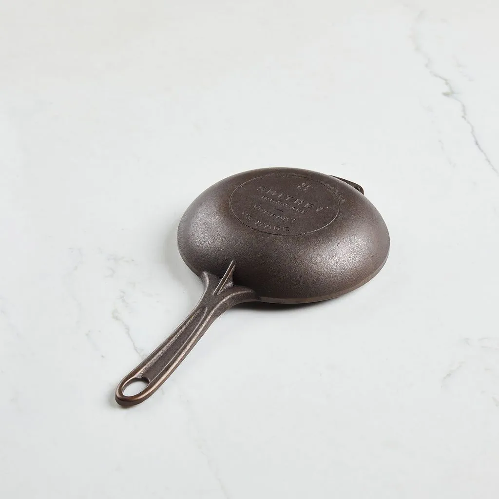Smithey - NO. 8 CAST IRON CHEF SKILLET