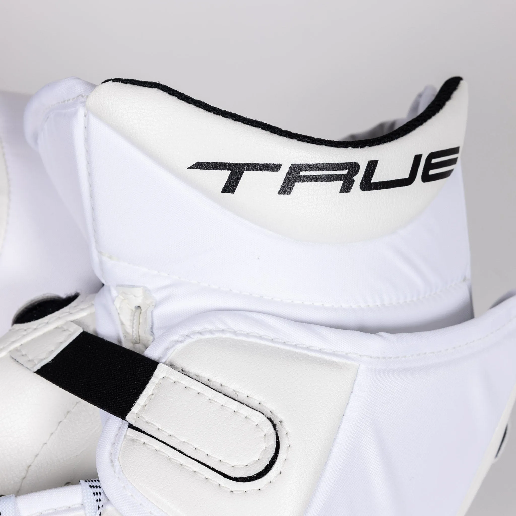 TRUE Catalyst PX5 Senior Goalie Catcher - Domestic 600