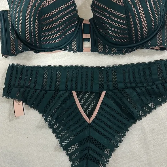VS LUXE Bra and Panty set